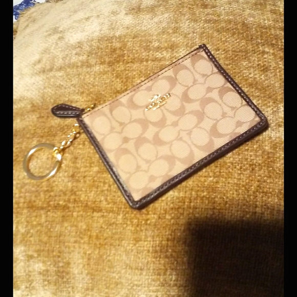 Coach Handbags - 🖤🖤🖤COACH LIL WALKET N KEY CHAIN..BNWOT